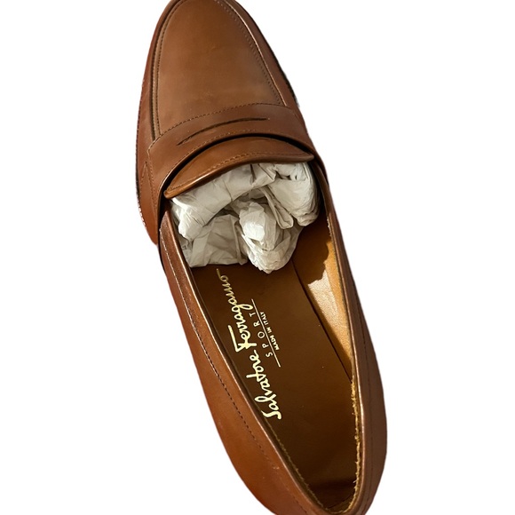 Brand new with original box Ferragamo women shoes 8 1/2 - Picture 2 of 4